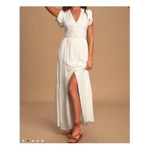Lulu’s white long/maxi dress 🤍